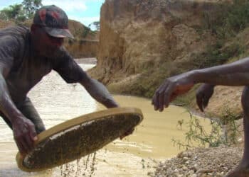 Governo cria programa para incentivar garimpo e mineração