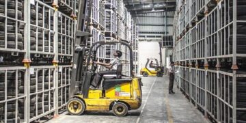 Indústria e varejo reduzem produção com agravamento da pandemia