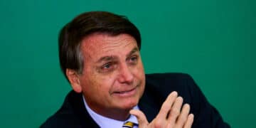 Governadores atacam comitê de Bolsonaro contra Covid-19
