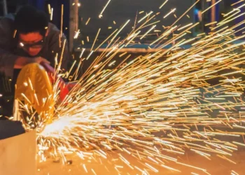 Produção industrial britânica diminui 0,3%
