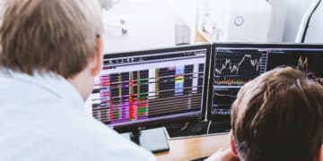Tecnologia permite participar de day trade sem acompanhar telas
