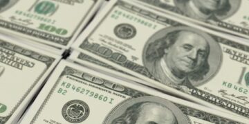 Por que o dólar fechou em alta de 0,55% nesta quarta-feira