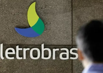 Eletrobras fecha acordo com a União e ações lideram altas da Bolsa