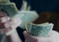 Por que o dólar fechou em alta de 0,35% nesta quarta-feira