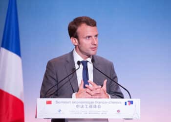 União Europeia decide não banir de petróleo russo, diz Macron