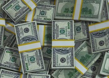 Dólar fecha com queda de 0,86%, em meio à possível solução para precatórios
