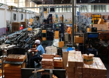 Brasil cria 253.083 empregos formais em outubro, segundo dados do Caged