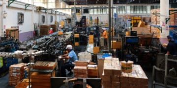 Brasil cria 253.083 empregos formais em outubro, segundo dados do Caged