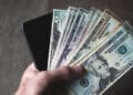 Dólar fecha em alta, a R$ 5,5370