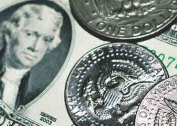 Por que o dólar fechou em alta de 0,52% nesta terça-feira