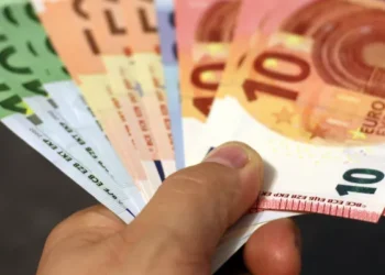 Ações europeias fecham em alta com BCE e crise de energia no radar