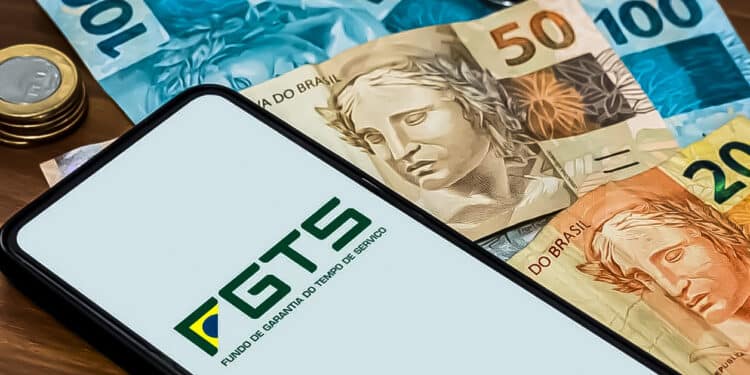 Governo inicia pagamentos do FGTS para antigos servidores abrangidos pela Lei 100.