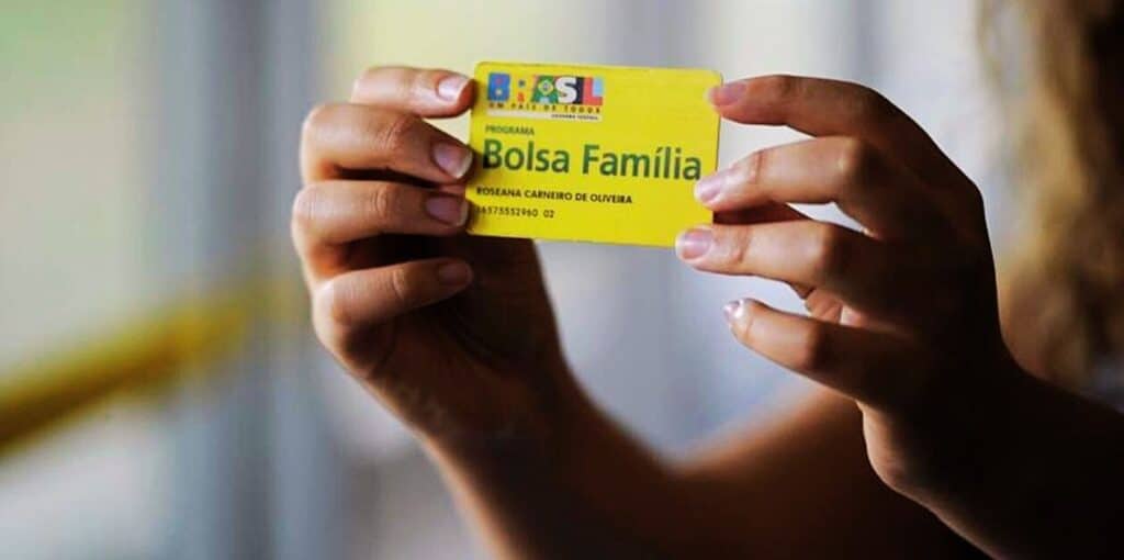 Bolsa Família em março com valor de R$ 900; Quem tem direito? Confira as datas e como receber!