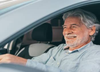 Idosos sem INSS: Descubra como ter acesso a R$ 1.214 por mês! Saiba mais!
