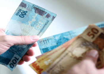 NOVO reajuste do salário mínimo previsto! Veja o impacto do aumento para R$ 1.502!