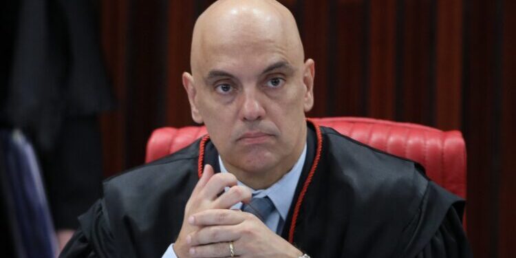 Alexandre de Moraes dá canetada para revolucionar regra da aposentadoria