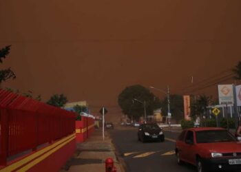Tempestade de areia causa caos na região sul do Brasil!