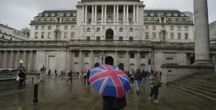 Bolsas da Europa: mercados fecham em alta, de olho em possível corte de juros do BoE