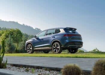 Novo SUV híbrido de entrada que faz 20 km/l na cidade vira a "mina de ouro" das famílias que buscam luxo com gasto de 1.0