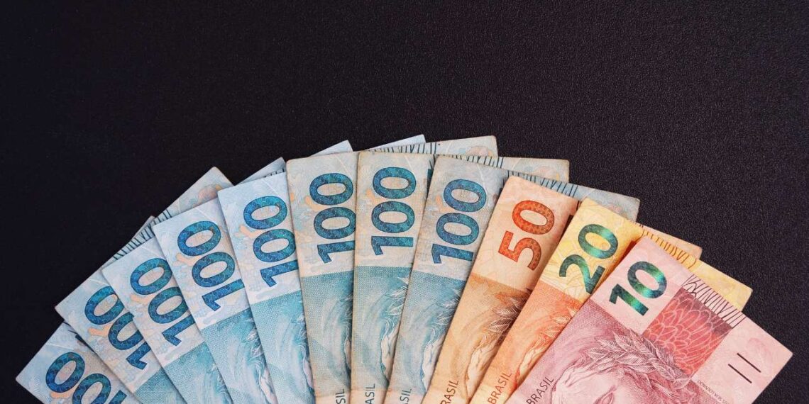 URGENTE: Governo paga uma BOLADA de dinheiro para brasileiros! R$ 46,5 milhões LIBERADOS