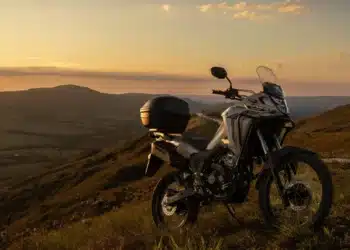 Honda recolhe mais de 20 mil motos com moto de 300 cilindradas!