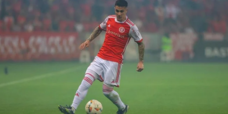 Internacional confirma saída de Bustos, que vai para o River Plate
