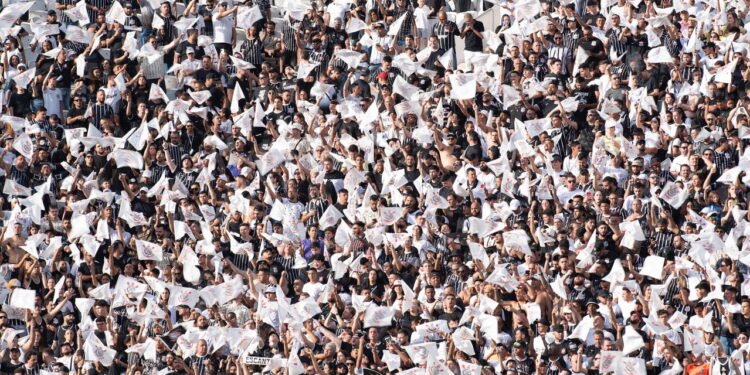 Corinthians lidera lista de clubes com as maiores dívidas no Brasil! Veja ranking