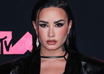 Mais Que Música: A Impressionante Fortuna de Demi Lovato!
