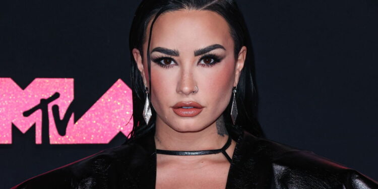 Mais Que Música: A Impressionante Fortuna de Demi Lovato!