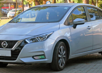 Nissan alegra o povo com seu sedã mais barato no Brasil!