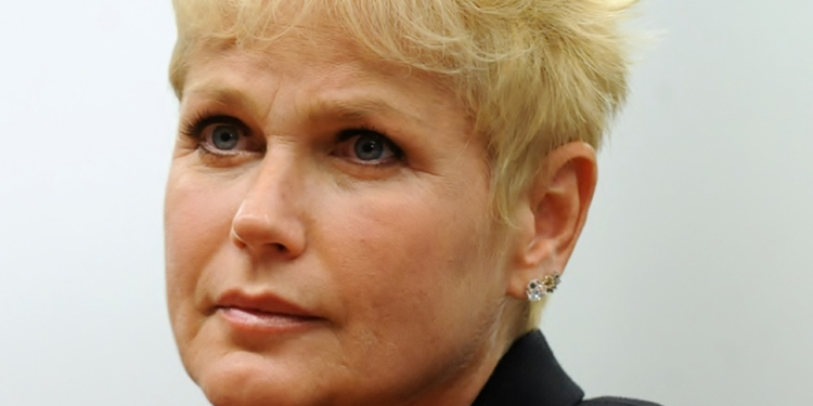 A Fortuna de Xuxa: Quando a Rainha do Baú Faz Anitta Parecer uma Pobre