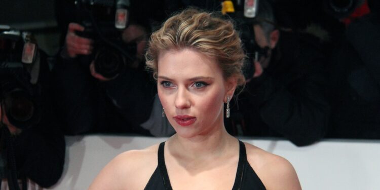 Scarlett Johansson: Os Números Impressionantes de Sua Fortuna em Hollywood