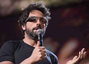 Cofundador do Google Impressiona Elon Musk com Fortuna de R$ 712 Bilhões