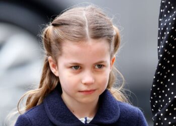 Esta pequena princesa tem mais riqueza que várias nações