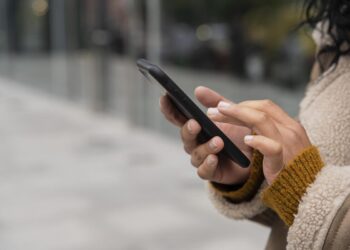 Moeda comum de R$ 1 pode te render um celular novinho