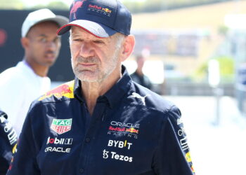 Adrian Newey deixa a Red Bull e assina com nova equipe