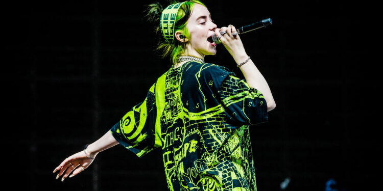 Todos amam Billie Eilish, mas você conhece sua incrível história?