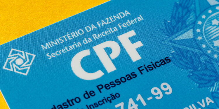 Brasileiros não precisam pagar pela primeira via de documentos essenciais e a lei te ampara