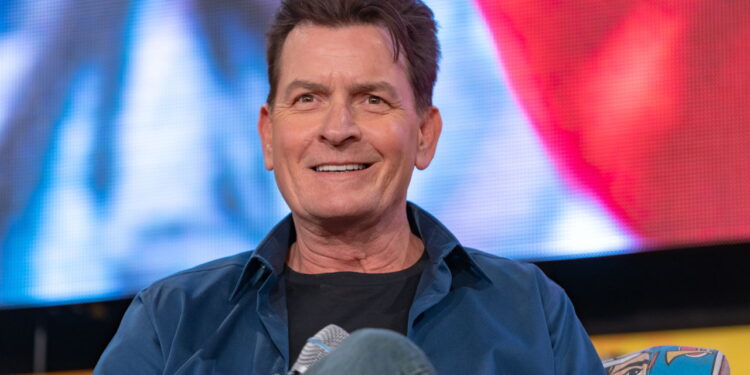 O ator que se tornou símbolo da TV com Dois Homens e Meio e construiu uma carreira de altos e baixos em Hollywood