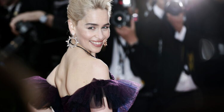 A estrela que conquistou o trono de Hollywood após viver Daenerys Targaryen