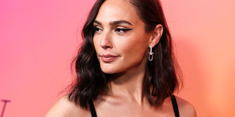 Gal Gadot: De Miss Israel à Super-heroína Mais Bem-Paga de Hollywood