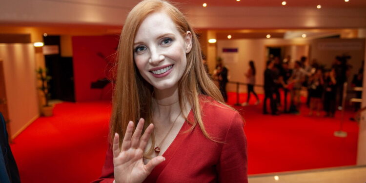 Vencedora do Oscar e fã de Fernanda Torres, conheça a fortuna de Jessica Chastain