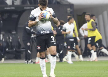 Centroavante completa um mês sem atuar e pode deixar o Corinthians em 2025