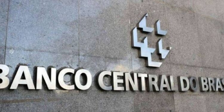 Boletim Focus: Mercado projeta estabilidade, mas eleva expectativas para inflação