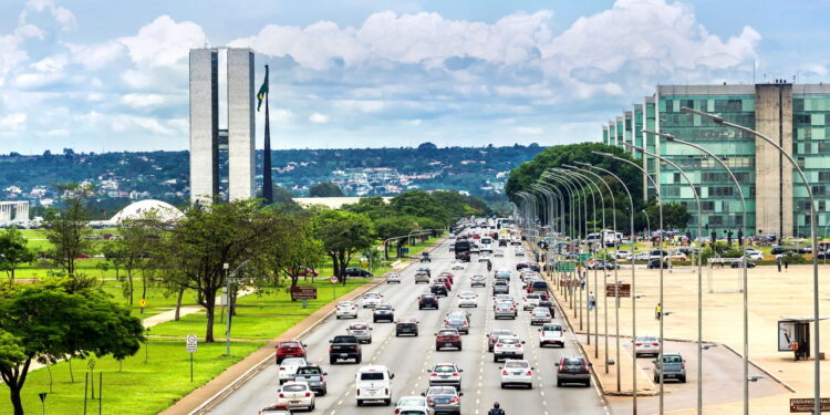 Quase ninguém sabe que essa capital esconde trilhas e cachoeiras dentro da cidade