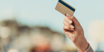 Quem usa a função de aproximação do cartão recebe novo comunicado