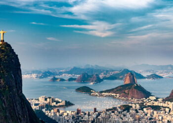 Uma das maiores estátuas: 30 metros de altura e investimento de quase 3,3 milhões