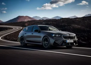 BMW M5 é revelada! Modelo tem 727 cv e MUITO torque para entregar!