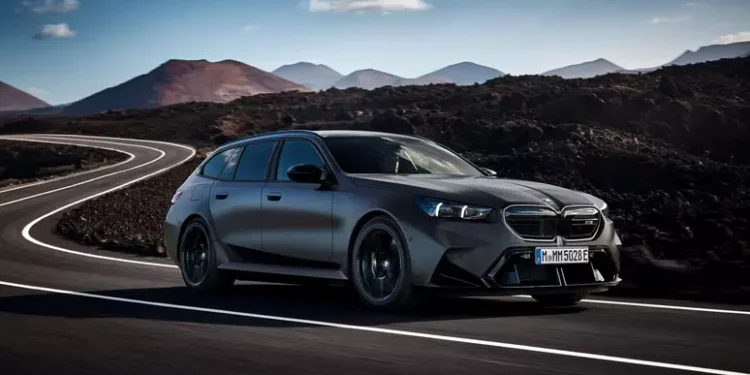 BMW M5 é revelada! Modelo tem 727 cv e MUITO torque para entregar!