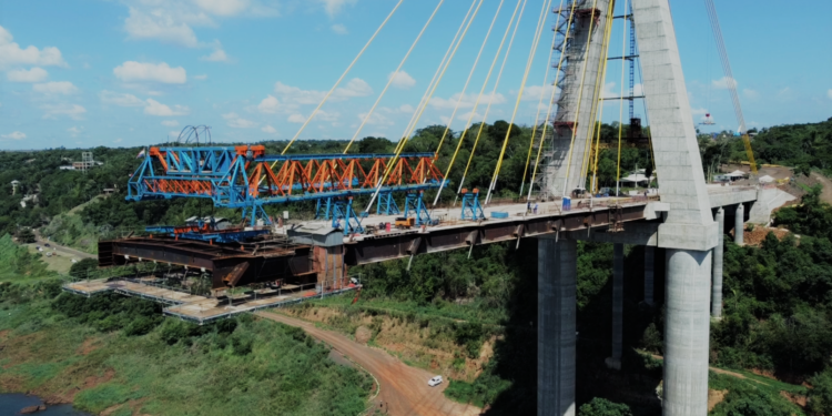 Ponte da integração faz ligação entre Brasil e Paraguai surpreende com sua grandiosidade